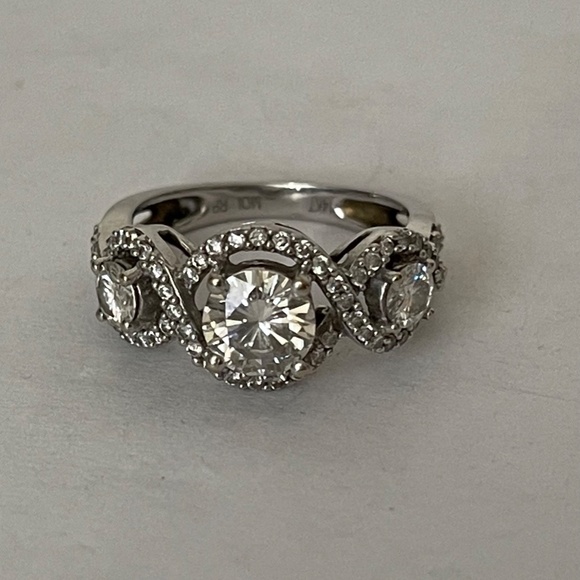 14k white gold moissanite ring size 7 - Picture 8 of 11